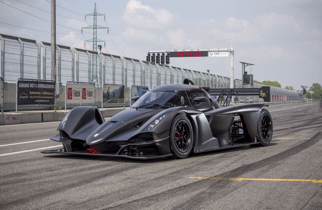 Praga R1 with BRAID Wheels